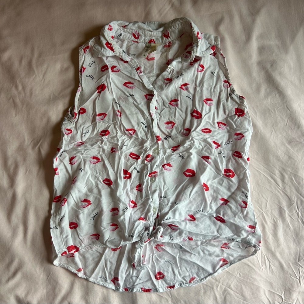 Japna Lips & Lashes Button-Up Blouse – Size Small